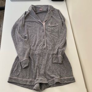 Victoria’s Secret Pajama Sleepwear Long Sleeve Romper - Small